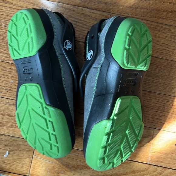 J2 size croc dawson clog great condition - Picture 2 of 2